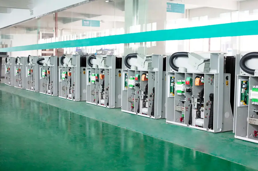 चीन में XBRELE वैक्यूम सर्किट ब्रेकर निर्माता फैक्ट्री कार्यशाला और असेंबली लाइन